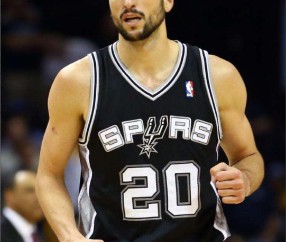 九游娱乐入口 -多伦多猛龙训练开放日；今夜强势反弹引欢呼；全明星赛在即；训练强度明显提升的简单介绍