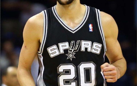 九游娱乐入口 -多伦多猛龙训练开放日；今夜强势反弹引欢呼；全明星赛在即；训练强度明显提升的简单介绍