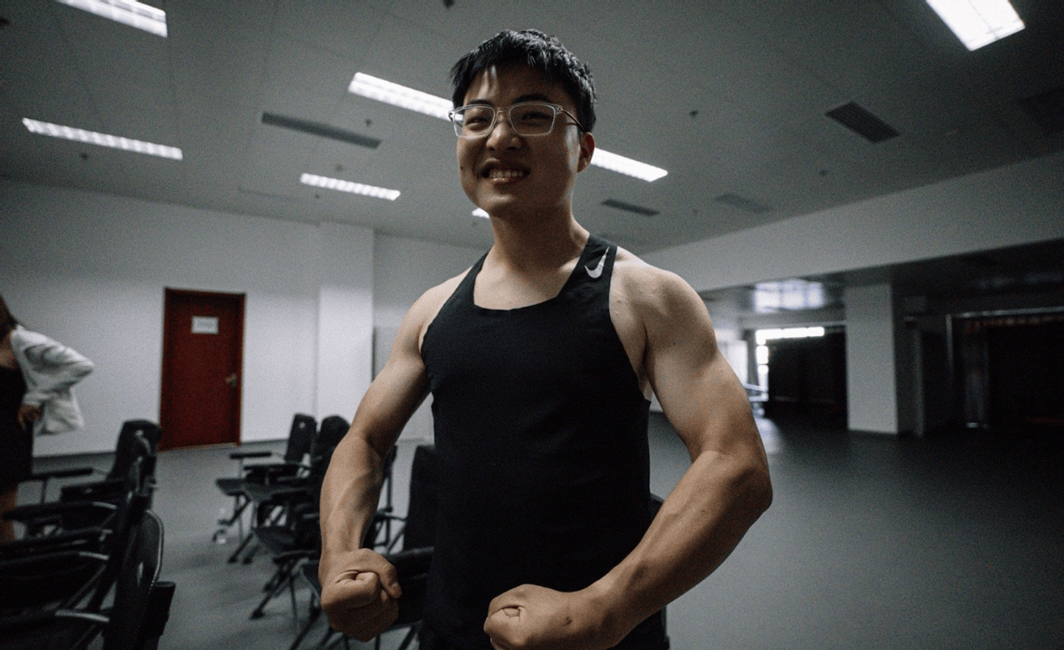 Uzi官方宣布夺冠新规，勇士引发争议！(uzi为什么没夺冠)