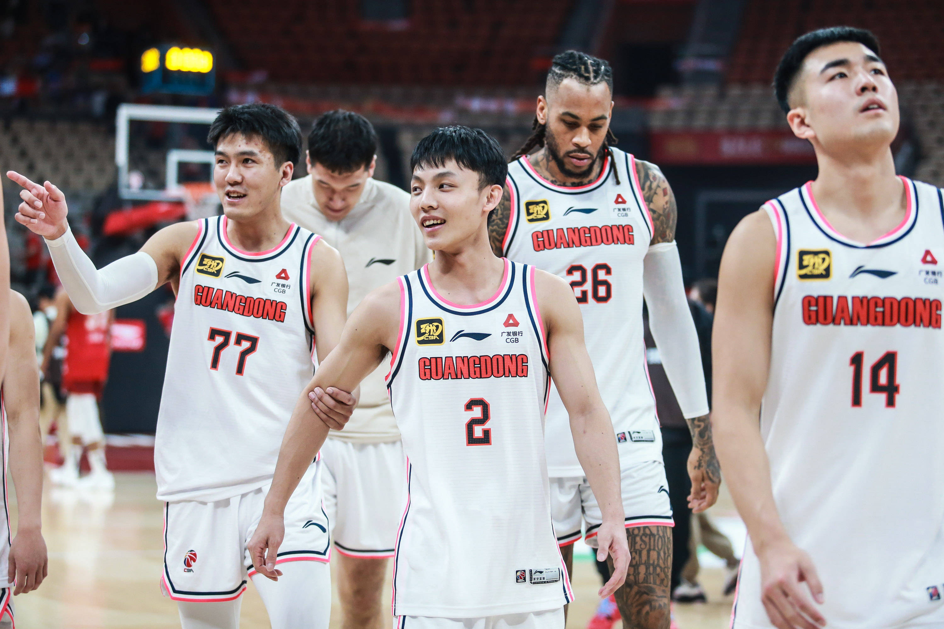 包含山东男篮迎CBA季后赛关键赛，窗口期远射贴柱，赛场秩序良好，球队文化再被提及的词条