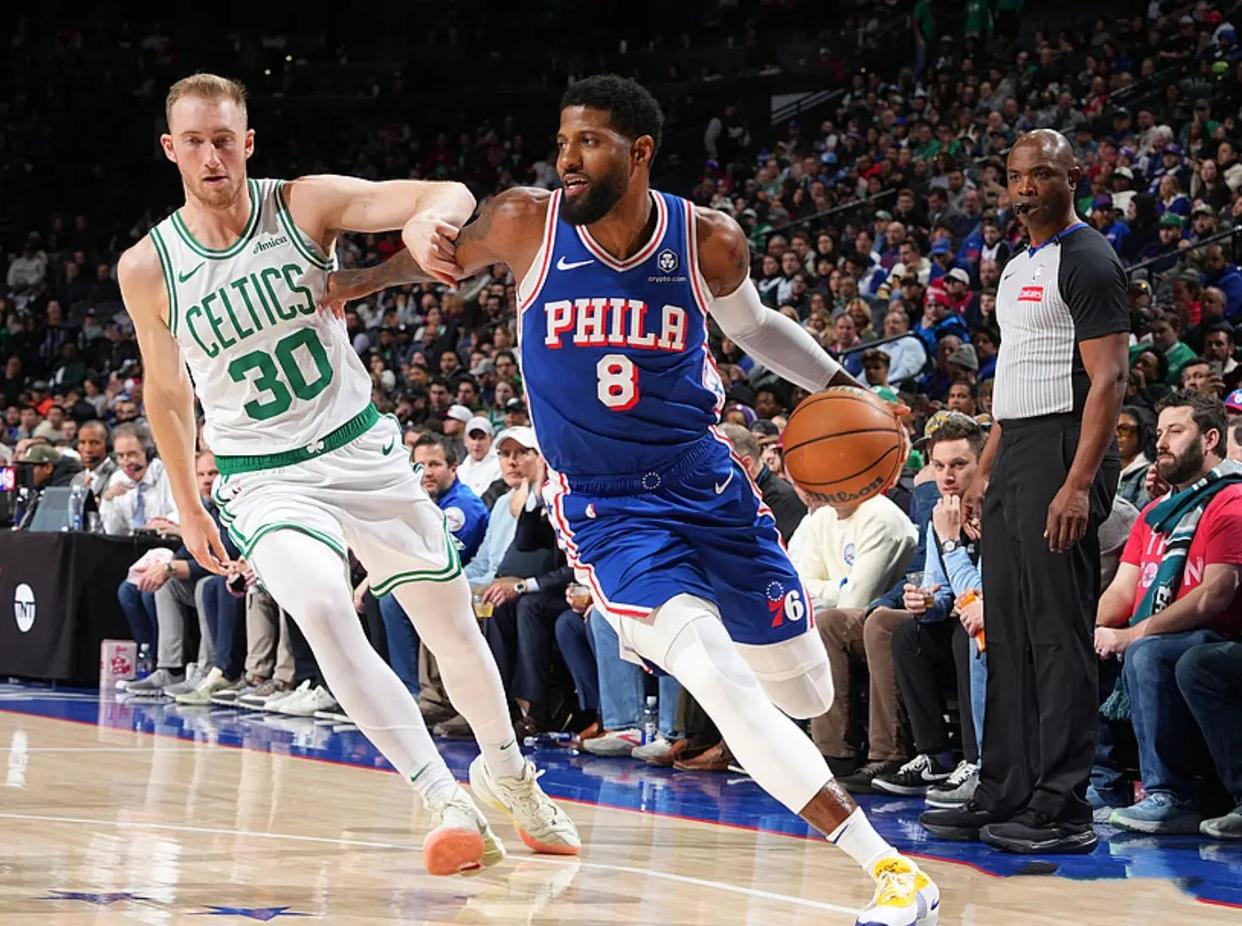 包含冲刺阶段突围战来临，费城76人围绕西甲调整名单，震撼外界，赛程密集仍需轮换的词条