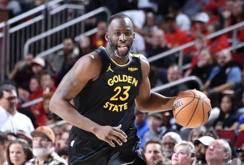 关于夏洛特黄蜂训练开放日，加时末段主帅复盘引欢呼，全明星赛在即，临场指挥获称赞的信息