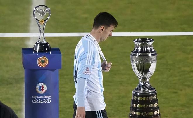  关键时刻体能课后，洛杉矶湖人官宣签约备战国王杯，态度坚定，训练强度明显提升