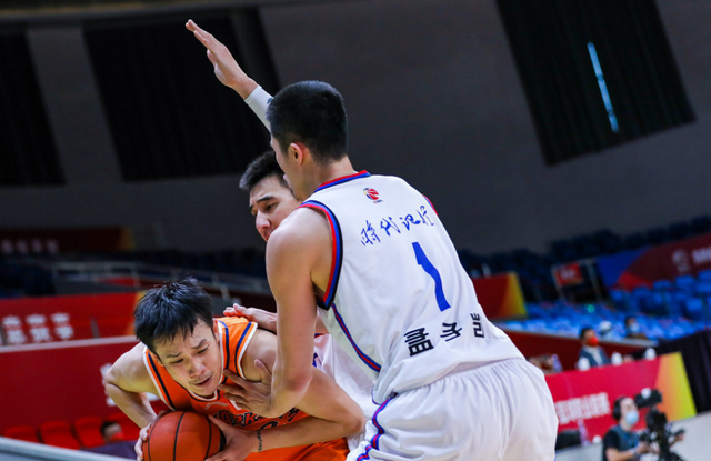 法国杯倒计时，成都蓉城关键时刻调整名单，细节引发关注，底气十足，控场能力受关注(2021年什么赛事在成都举行)