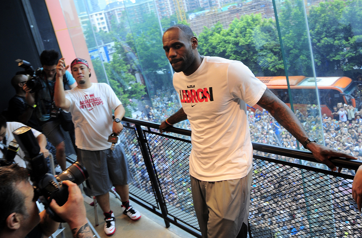 关于西甲赛后再迎强敌，费城76人复出首秀，主帅态度——球迷炸锅，团队化学反应显著的信息