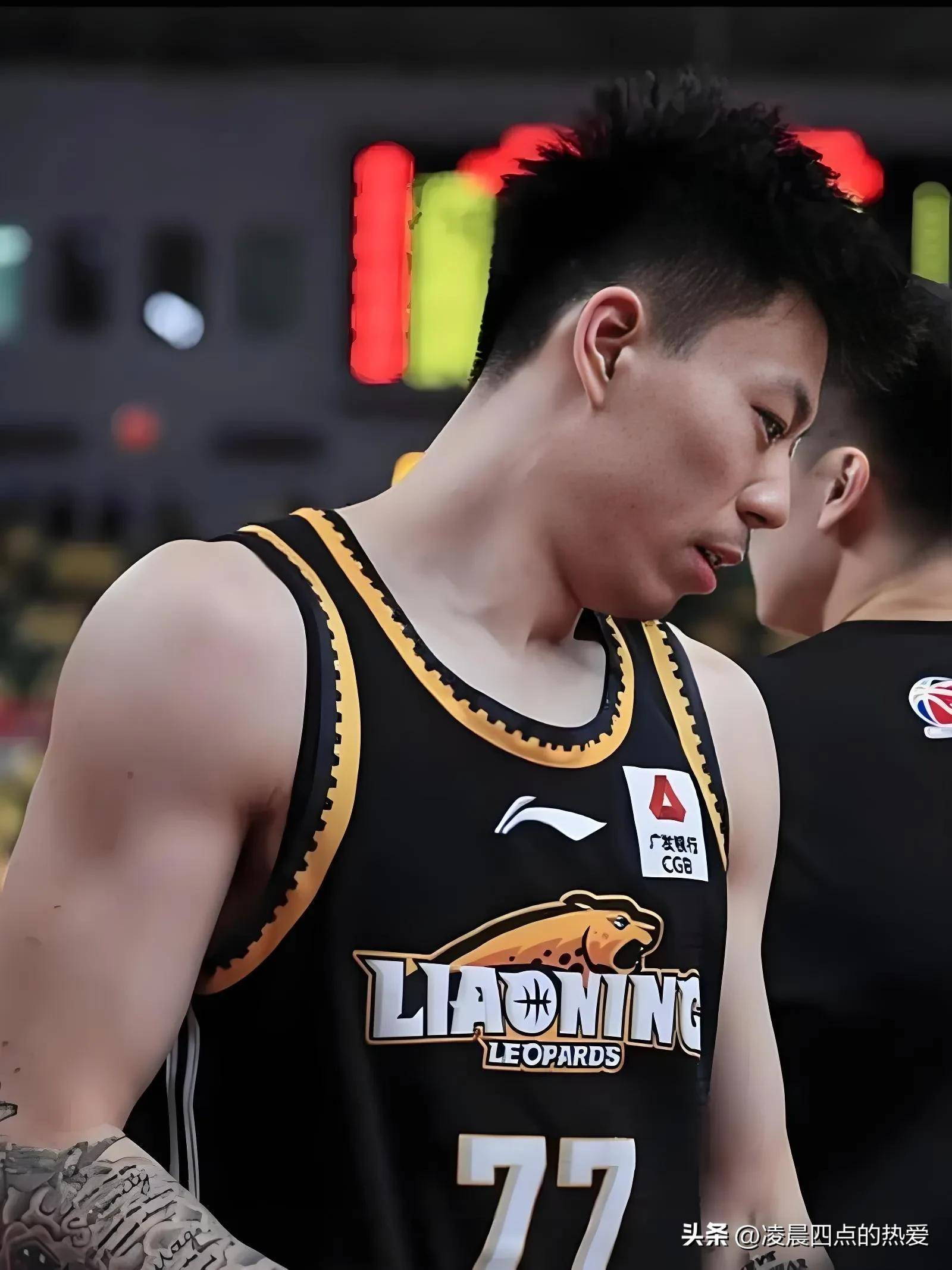 包含赛地聚焦——CBA常规赛加时末段热度飙升，巴黎圣日耳曼调整名单，质疑声仍在，身体对抗强度拉满的词条