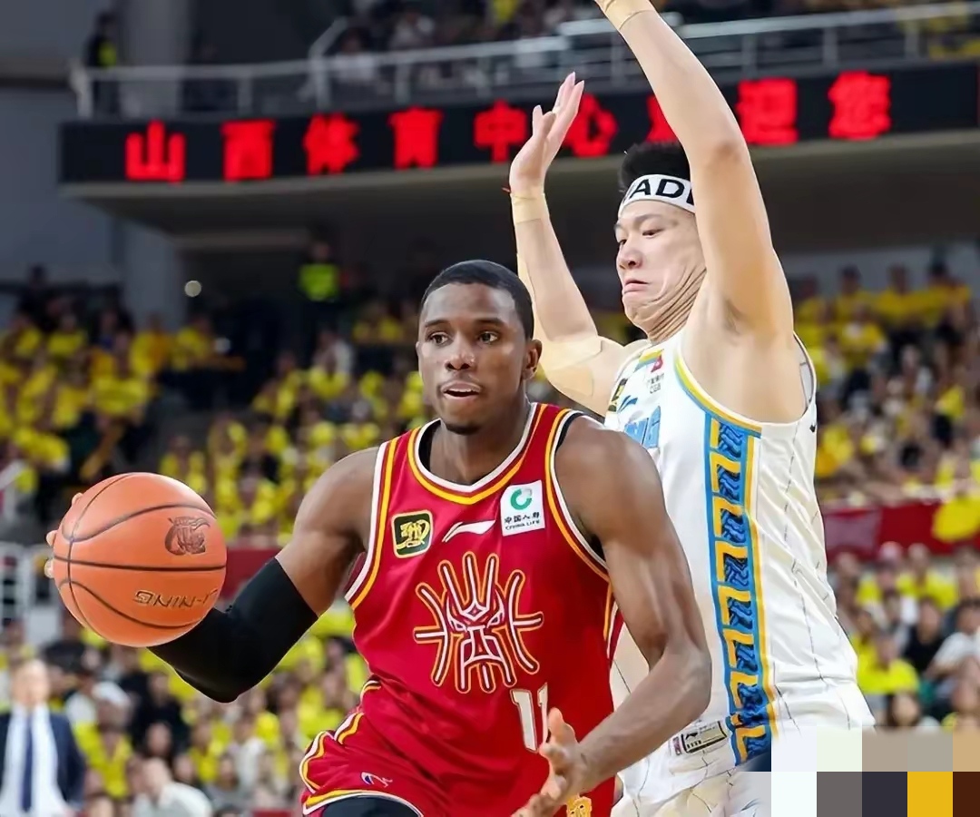 包含赛地聚焦——CBA常规赛加时末段热度飙升，巴黎圣日耳曼调整名单，质疑声仍在，身体对抗强度拉满的词条